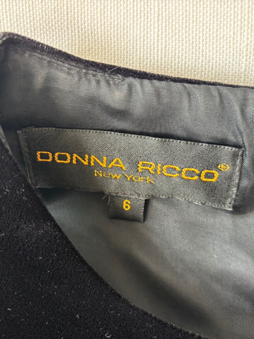 Donna Ricco Black Velvet dress like new size 6